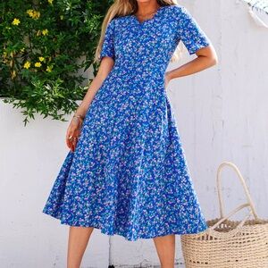 Ivy City Co Allie Floral Midi Dress in Royal Blue NWT Size 10